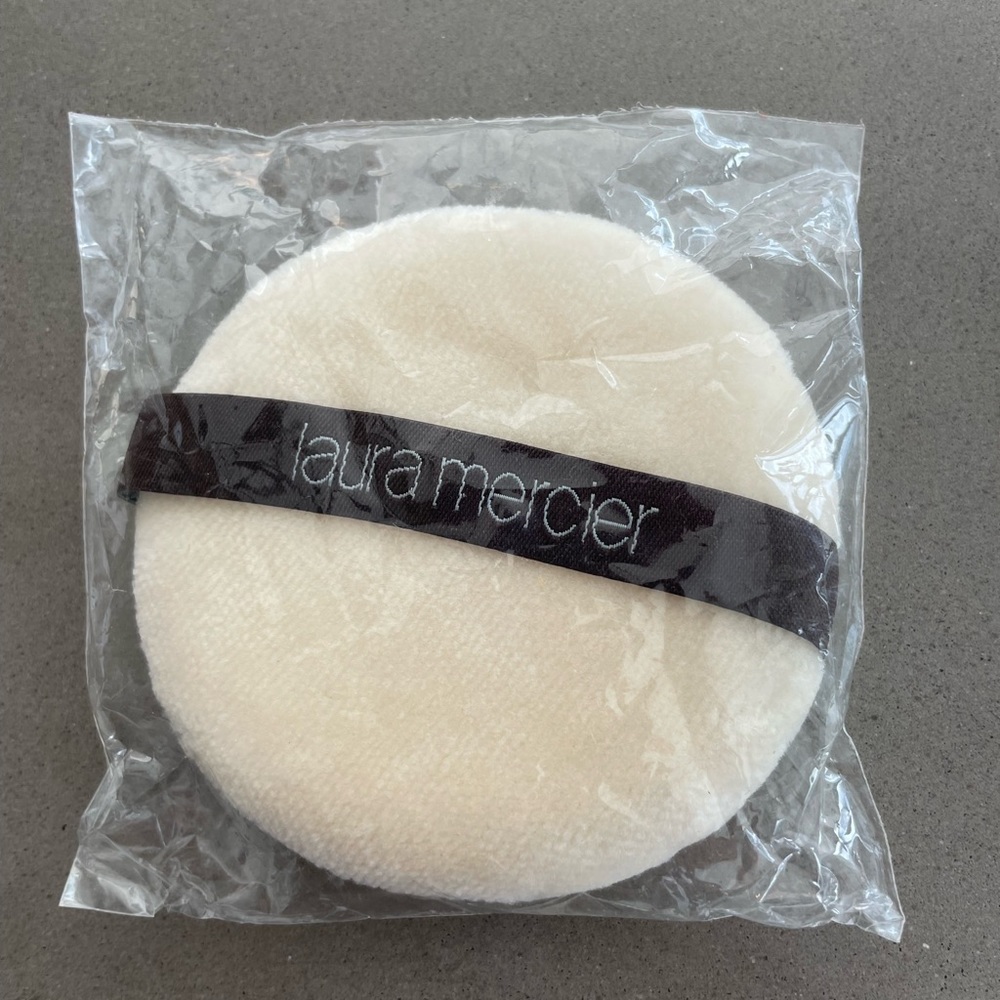 BNIP Laura Mercier Velour Puff